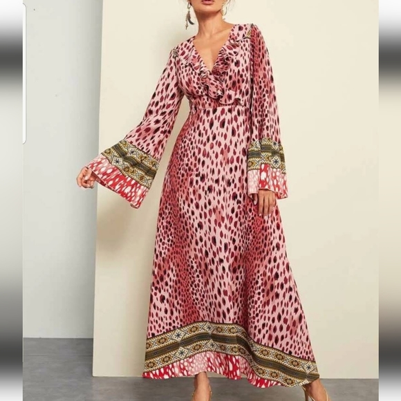 NWOT MAXI DRESS - Picture 2 of 3